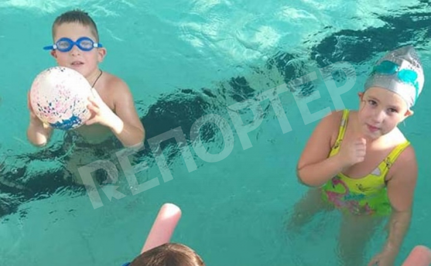 «Спортивная осень». Дети Днепропетровщины плавают как акулы