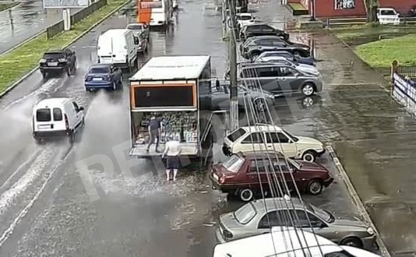 Видео момента: в Никополе произошло тройное ДТП