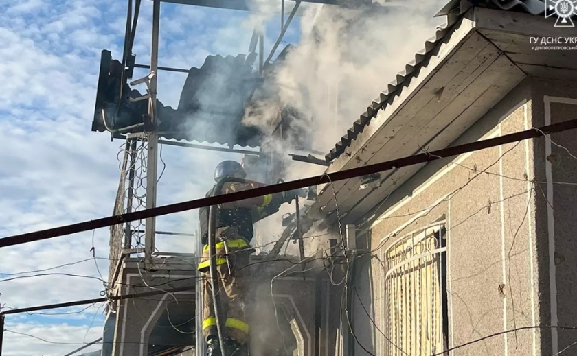 У Нікополі рятувальники ліквідували пожежу, яка виникла внаслідок потрапляння БПЛА