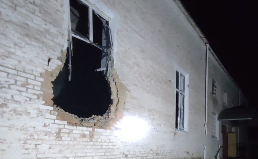 Тричі за ніч ворог обстрілював Нікопольщину: пошкоджено церкву, приватні будинки, ЛЕП