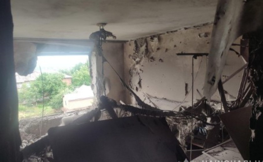 Під час ворожого обстрілу на Нікопольщині поранено чотирьох людей, потрощена інфраструктура: правоохоронці фіксують злочини рф