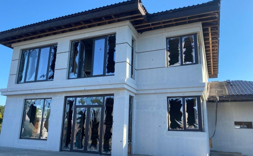 Внаслідок обстрілів Нікопольщини зайнявся приватний будинок