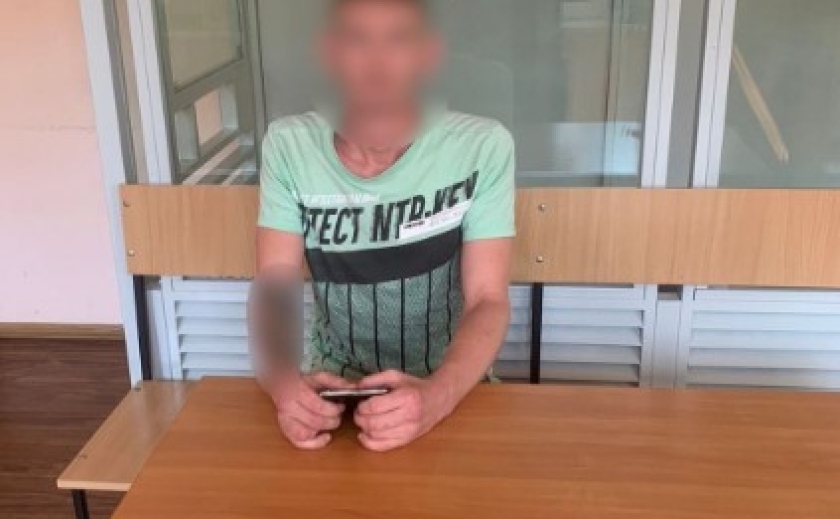 Вирішували конфлікт ножем: у нікополі поліцейські затримали підозрюваних у злочині