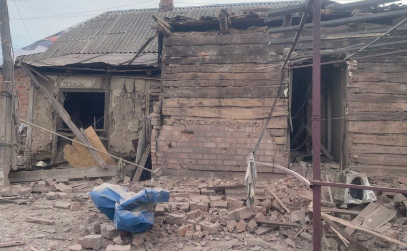 Ворог тричі за ніч обстріляв Нікопольщину: безпекова ситуація на ранок 22 серпня від ОВА