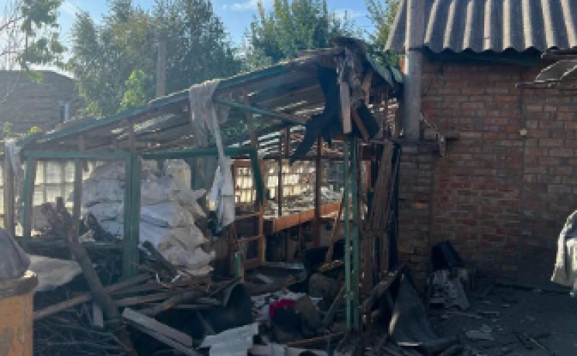 Чотири громади Нікопольщини потерпали від ударів ворога: поліцейські задокументували наслідки атаки