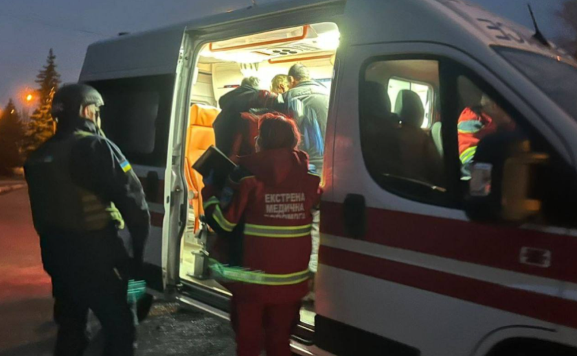 Через удар ворожого безпілотника у Нікополі постраждав 40-річний чоловік: безпекова ситуація в області станом на вечір 30 грудня Через удар ворожого безпілотника у Нікополі постраждав 40-річний чоловік: безпекова ситуація в області станом на вечір 30 грудня