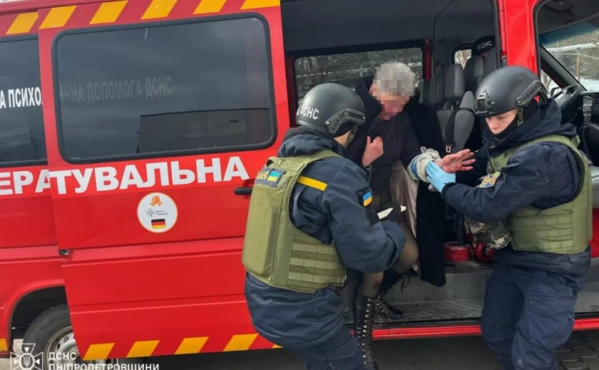 Російські війська обстріляли Нікополь, постраждала жінка