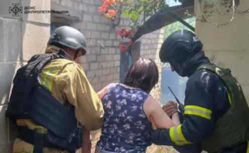 Нікопольський район: внаслідок ворожого обстрілу травмовано жінку, виникла пожежа