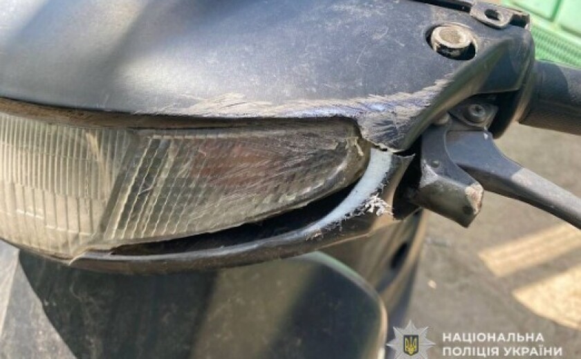 Наїхав на неповнолітню та втік: поліцейські Нікополя скерували до суду обвинувальний акт щодо водія мототранспорту