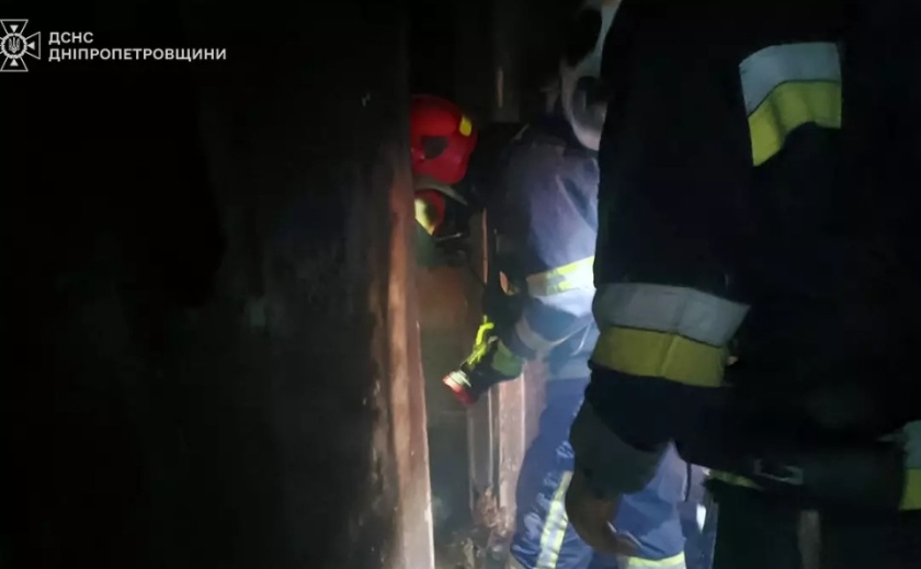 Нікопольський район: ліквідовуючи займання, вогнеборці виявили у будинку тіло загиблого чоловіка