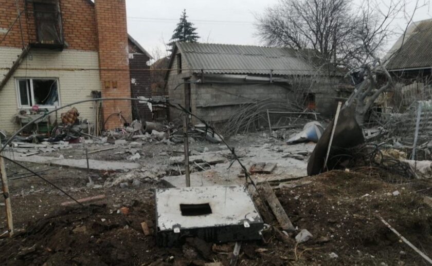 На Нікопольщині через ворожий обстріл постраждала жінка, пошкоджено багато будинків