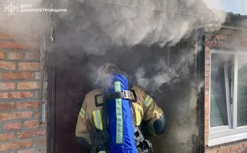 У Нікопольському районі під час ліквідації пожежі надзвичайники виявили чоловіка без ознак життя