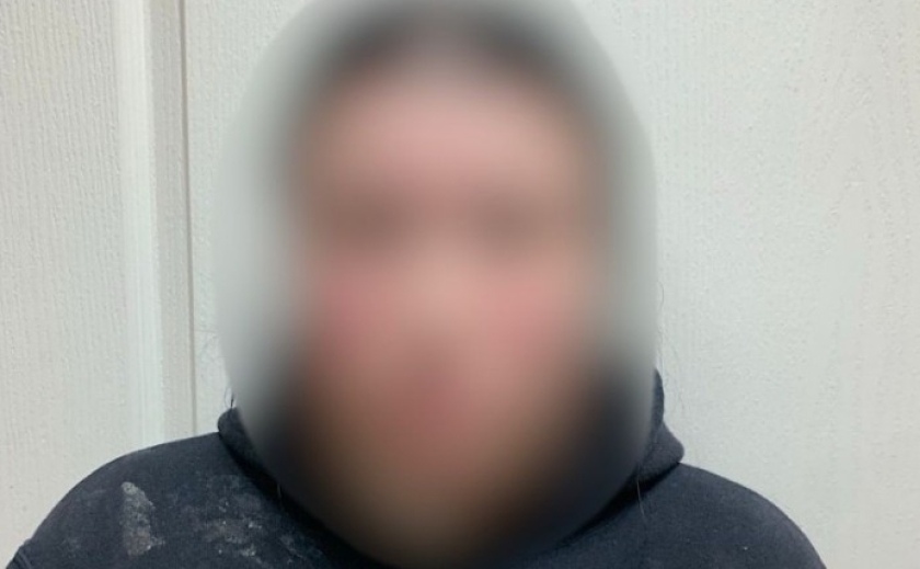 У Нікополі поліцейські затримали жінку за підозрою у спричиненні смертельних тілесних ушкоджень 10-річній падчерці