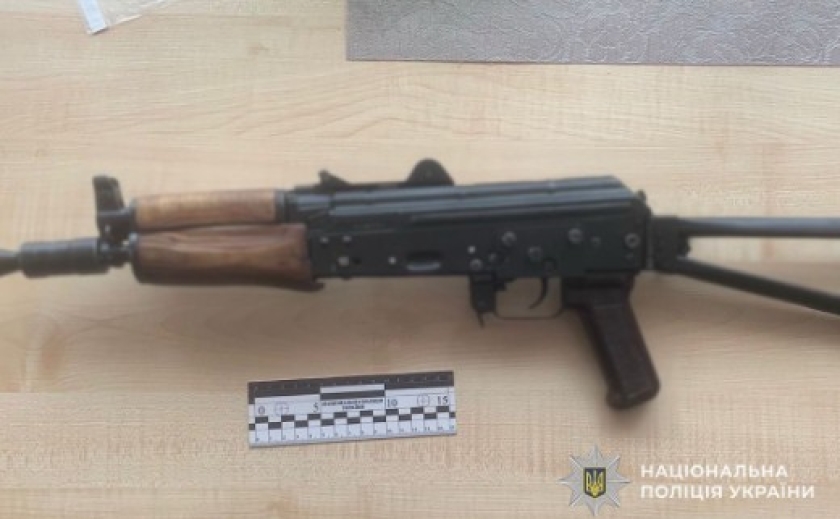 На Дніпропетровщині затримали двох торговців вогнепальною зброєю