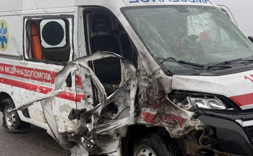 На Дніпропетровщині дрон вдарив по «швидкій»: є постраждалі