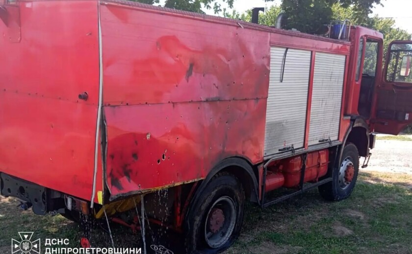 У Нікопольському районі рятувальники місцевої пожежної охорони потрапили під ворожий обстріл