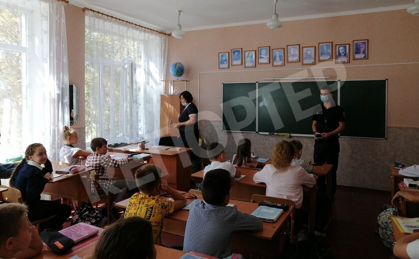 Покровские школьники удивили знаниями спасателей