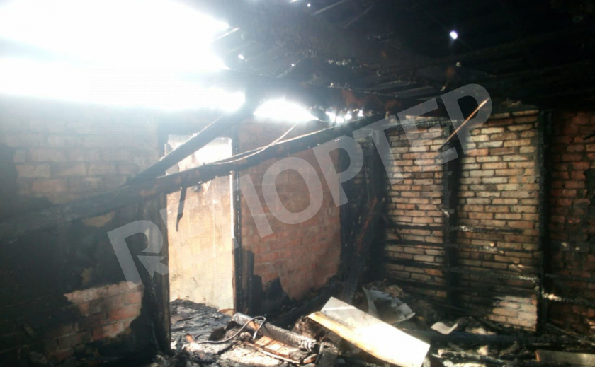 В никопольской Новопавловке сгорел дом